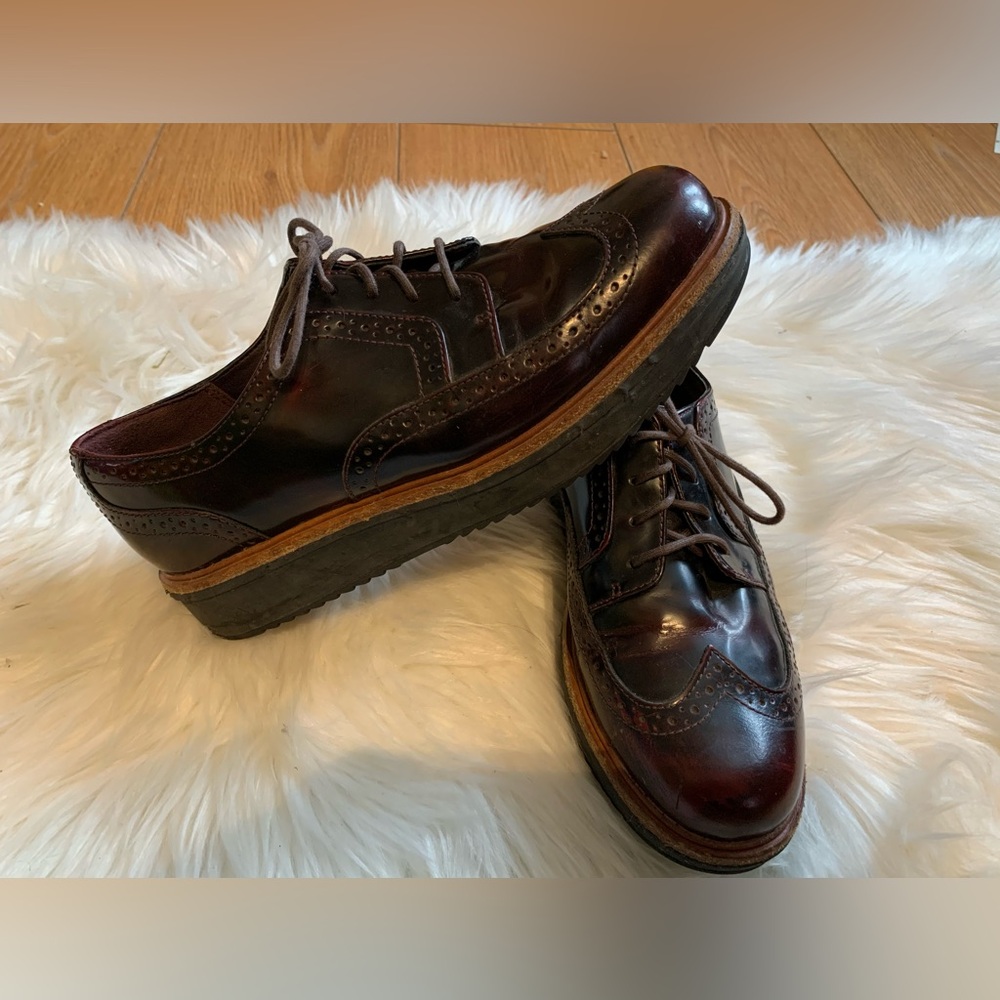 Laced up leather shoes elegant platform